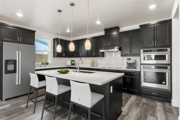 Sycamore Grove - Elegant New Homes in Sacramento A limited offering of twenty-five elegant new homes in Sacramento, California.
With extra-large lots and access to Elk Grove schools, Sycamore Grove is perfect for you and your family.