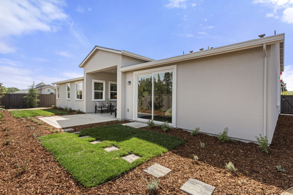 049_9065 Wickstrom Dr - Lg 2200p