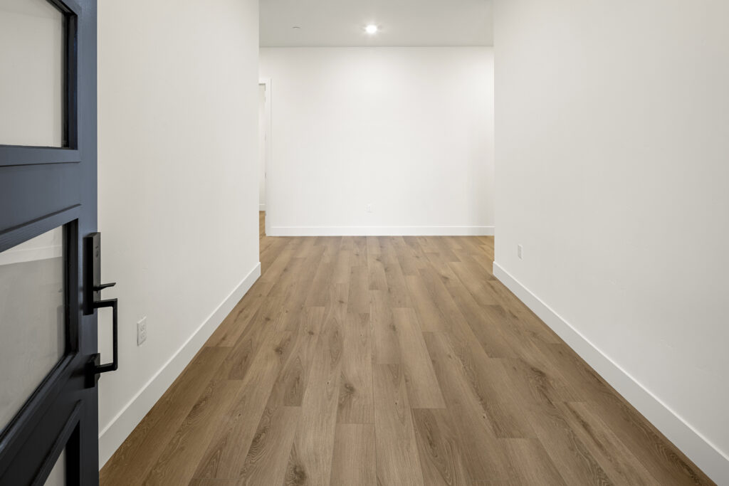 New Home Sales by The Advantage Group photography by Tiamo Images