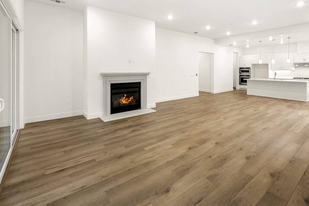 New Home Sales by The Advantage Group photography by Tiamo Images