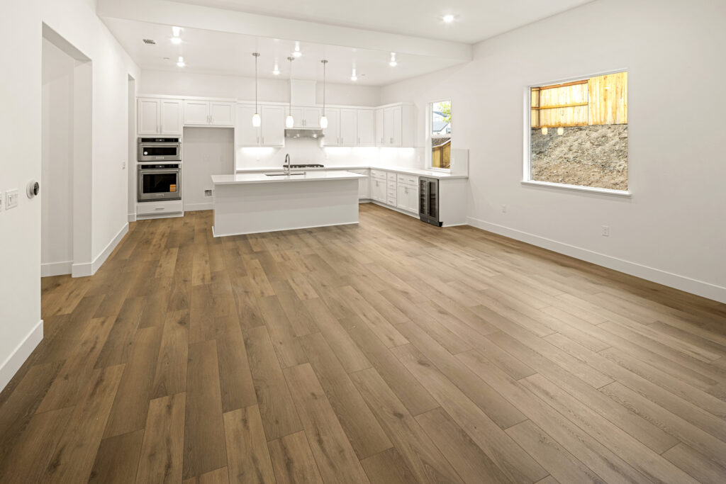 New Home Sales by The Advantage Group photography by Tiamo Images