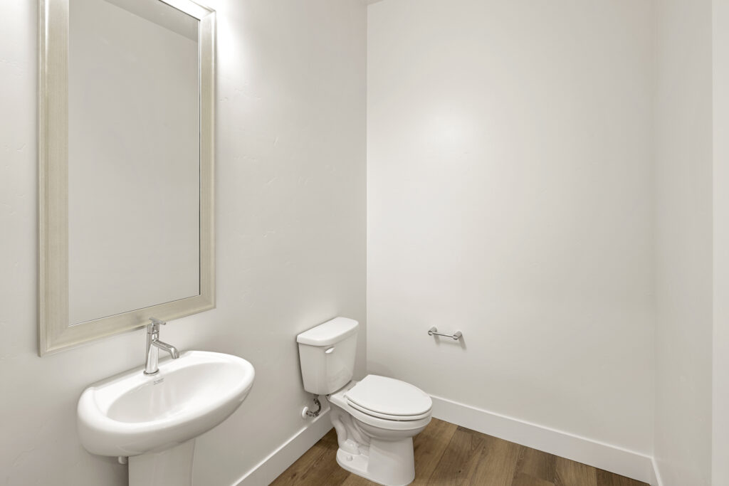 New Home Sales by The Advantage Group photography by Tiamo Images