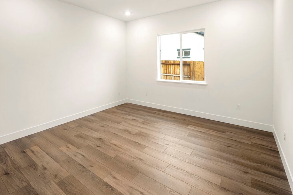 New Home Sales by The Advantage Group photography by Tiamo Images