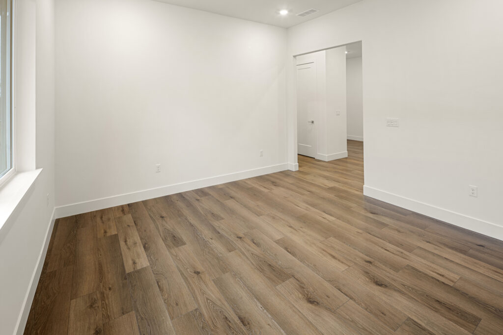 New Home Sales by The Advantage Group photography by Tiamo Images
