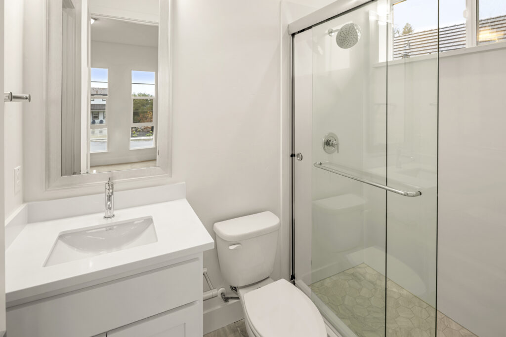 New Home Sales by The Advantage Group photography by Tiamo Images